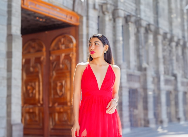 Vestido rojo corto para fiesta: elegante y llamativo para eventos en Colombia